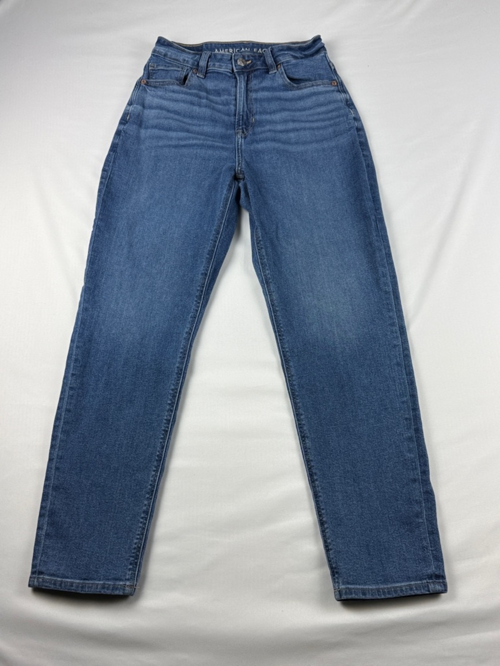 American Eagle Size 2 High-Rise Mom Jeans Relaxed Fit